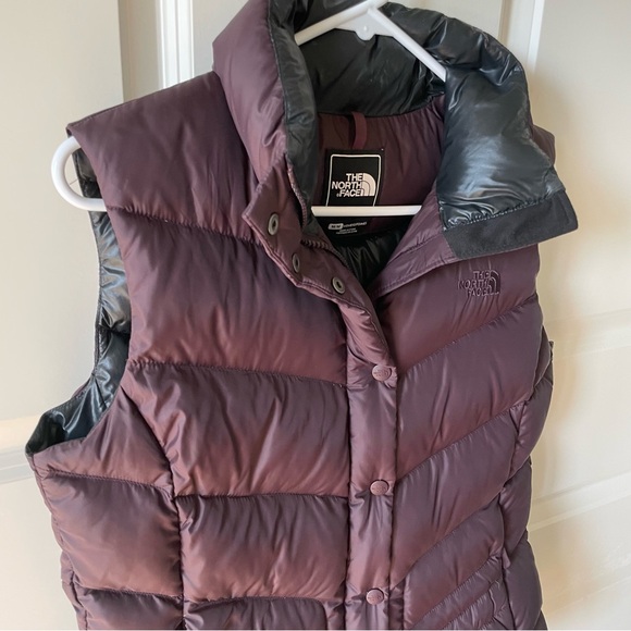 The North Face Puffy 700 Down Filled Purple Vest Size Medium - Picture 3 of 11